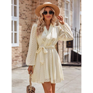 Abito a maniche lunghe con chiusura avvolgente sul davanti - Product Image 2