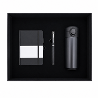 Coffret cadeau d'entreprise avec carnet A6, stylo et tasse isotherme pour les programmes de bienvenue des employés