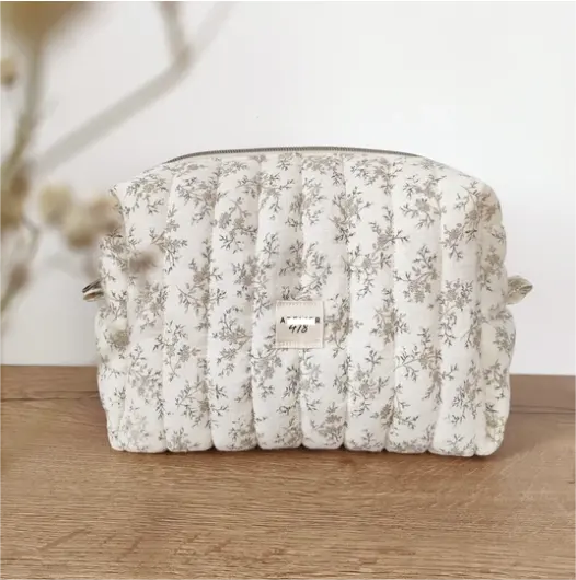 Beaux cadeaux sac de maquillage en tissu floral Blossom femmes pochette de voyage de toilette feuillage été sac cosmétique en coton matelassé