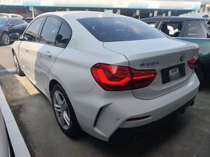 Guazi, <span class=keywords><strong>BMW</strong></span> Serie 1 <span class=keywords><strong>120i</strong></span> M Sport 2022 Usado, 1.5L 140HP, Automático, Interior Oscuro, Faros LED R17, Asientos de Cuero, Cámara de Reversa - Product Image 3