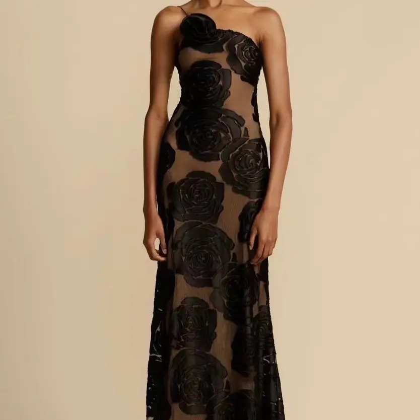 OEM Customized Women Sexy Black Lace Embroidery See Through Halter Dress Sexy Backless Long Evening Dress