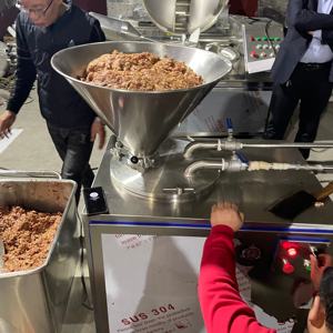 Máquina de llenado de salchichas hidráulica totalmente automática tipo 40, máquina comercial de llenado de <span class=keywords><strong>salami</strong></span> de arroz glutinoso a gran escala Xubang - Product Image 6
