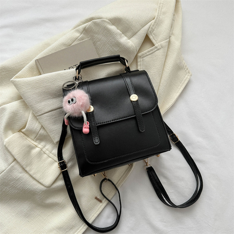 Pendentif noir plus