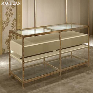 Espositore per Scarpe in Ottone e Marmo di Lusso, Arredamento Lucido per Negozi di Borse - Product Image 6