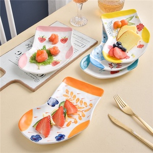 Creativo calzino stile porcellana a forma di piatto in ceramica dipinto a mano Di Natale piatto di frutta per la casa semplice piccola cena piatto - Product Image 4