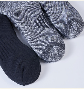 Custom <b>Wool</b> Hiking Socks <b>Thermal</b> Warm Outdoor Sports Crew Socks Moisture Wicking Cushion Winter Hiking Socks for Men - Product Image 6