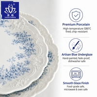 Service de table en céramique bleu vintage français avec motif de fleurs de bégonia en relief, assiettes à dîner, tasse à café et soucoupe, vaisselle pour la maison et la cuisine