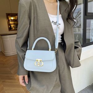 Bolso Bandolera Cuadrado Pequeño de PU, Ajustable con Botones, Ligero, Simple, Versátil, de Diseño, de Lujo, para Uso Diario, para Mujer - Product Image 2