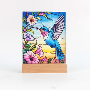 Atrapasueños de Vidrio Art Deco Elegante y Personalizado con Base de Metal para Noches Acogedoras y Cenas Románticas - Product Image 1