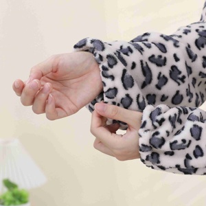 Lussuoso Accappatoio <span class=keywords><strong>con</strong></span> Stampa Leopardata, Cartone Animato Carino, Traspirante, Morbido, <span class=keywords><strong>con</strong></span> Cappuccio e Tasca a Stella, Elegante e Casual per Primavera/Autunno/Estate/Inverno - Product Image 3