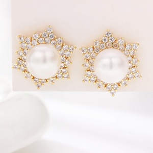 Wholesale Brass Stud Earrings with Trendy Flower Design Gold Plated Pearl Moissanite Zircon Diamond Accessories for Anniversary - Product Image 1