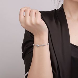 สร้อยข้อมือรูปหัวใจ โลหะผสมสังกะสี ประดับขอบ ของขวัญสำหรับผู้หญิง เครื่องประดับแฟชั่น - Product Image 4