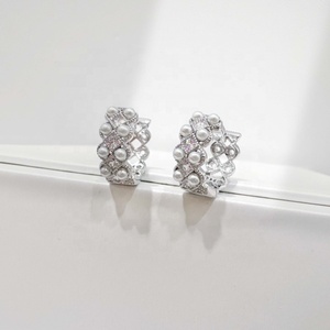 factory price plata 925 sterling <b>silver</b> round designer earring wholesale retro bridal gold plated pearl fashion <b>hoop</b> earrings - Product Image 3