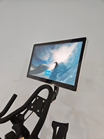 Vélo de spinning magnétique commercial de luxe avec écran tactile HD et système Android, vélo d'appartement pour salle de sport intérieure, OEM