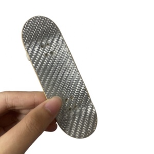 Jeesen oem odm מיני עץ סקייטבורד חם מכירה מותאם אישית לוח לייזר אצבע חלקים סקייטבורד - Product Image 3