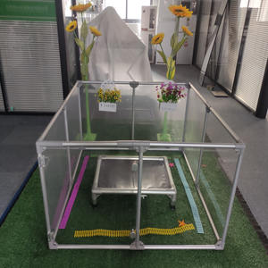 Clôture pliante transparente en acrylique facile à porter, parc portable pour chiens d'intérieur - Product Image 1