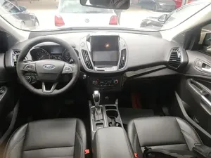 Ford Escape AWD Titanium 2019 2020 2021, Crossover con Sedili in Pelle, Tetto Apribile, Telecamera, Guida a Sinistra, Vendita all'Ingrosso di Auto Usate - Product Image 2