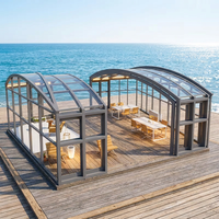Véranda résidentielle moderne entièrement automatique rétractable en aluminium avec grands panneaux de verre, toit coulissant étanche pour piscine