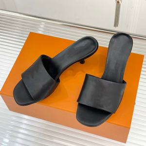 Sandales à talons hauts pour femmes en cuir texturé, bout fermé, sexy, chaussures de créateur haut de gamme personnalisées - Product Image 2