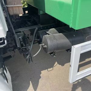 Camion benne basculante HOWO 4X2 en bon état, capacité de 6 tonnes, benne hydraulique pour travaux municipaux, faible nombre d'heures de fonctionnement, en stock - Product Image 2