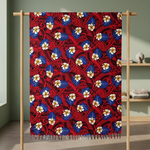 Pareo Boho con Estampado Floral y Borlas, Patrón Rojo, Azul y Blanco, Tejido de Rayón, Corte Clásico, para Playa, Verano, con Bordes Deshilachados - Product Image 2