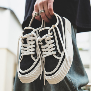 รองเท้าผ้าใบผู้ชาย รุ่นใหม่ประจำฤดูร้อนปี 2026 สไตล์ลำลอง ลายทาง พื้นหนา ใส่ได้หลากหลาย คู่รักใส่ได้ ระบายอากาศดี รองเท้าผ้าใบแฟชั่น - Product Image 3