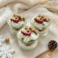 Beliebte Weihnachts-Duftkerze in Eiscreme-Form aus Reinem Sojawachs - Lebkuchenmann als Festtagsgeschenk
