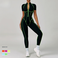 Combinaison de yoga pour femme à manches courtes, coupe en V croisée, effet sculptant doux, jambes évasées, couleur contrastante, dos évidé, vêtement de sport avec fermeture éclair