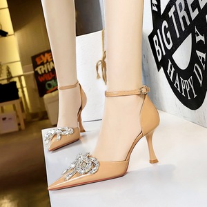 Sandalias de tacón alto de charol para mujer, diseño plano con punta hueca y lazo de diamantes de imitación, estilo de una tira, boca poco profunda, novedad 2023, ¡las más vendidas! - Product Image 2