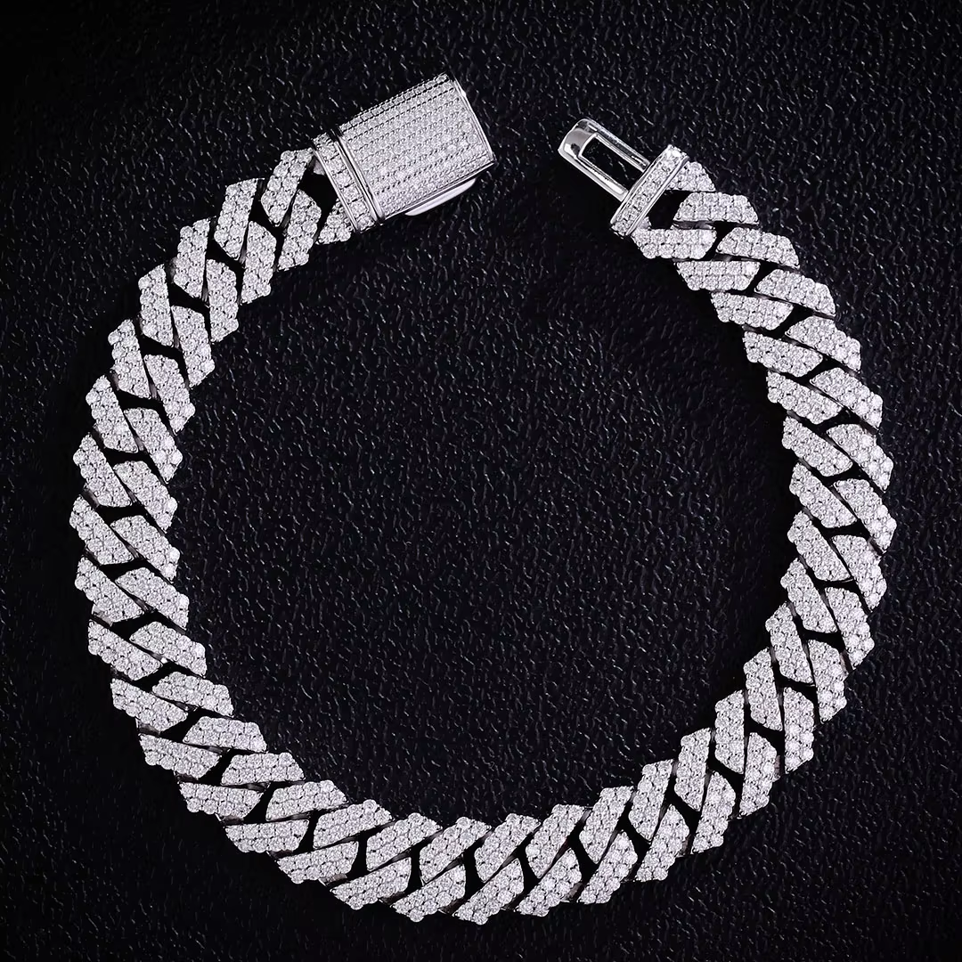 Ancho 12mm Cadena cubana de plata 925 con moissanita