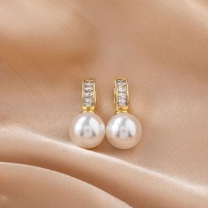Boucles d'oreilles créoles en perles blanches plaquées or pour femmes, bijoux de fête, design géométrique, micro-serties de zircon - Product Image 4