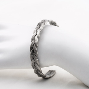 Pulsera Trenzada Geométrica de Plata Tibetana, Joyería Unisex XYB0070 - Product Image 4