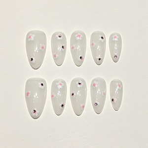 Muhaha Trend Design Brand Push-On Nails Fleurs roses avec strass - Product Image 2