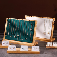 Support d'affichage pour collier et pendentif en bois avec doublure en feutre doux pour comptoir de magasin de détail, présentation sécurisée des produits