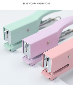 Office Goodies Macaron Color Handheld Metal <span class=keywords><strong>Grapadora</strong></span> Portátil Mini #10 <span class=keywords><strong>Grapadora</strong></span> Niñas Papelería Rosa Verde Púrpura Disponible - Product Image 4