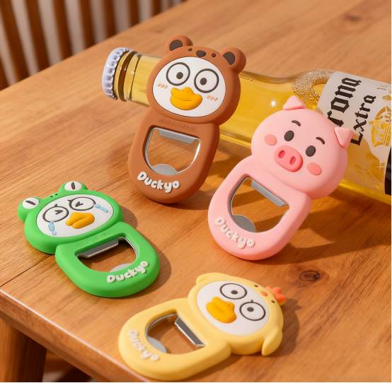 Custom Coin Holder Keychain Cute Cartoon Opener Waterproof Light Weight Plastic Embossed Hard-Wearing Customized Color Fashion