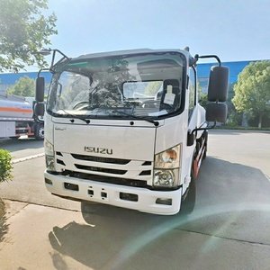 Camión Cisterna de Agua ISUZU 4x2 Diésel de 5000 Litros, Camión con Tanque de Pulverización para Aspersión de Polvo en Carreteras, con Bomba Motorizada, en Venta - Product Image 4
