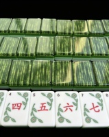 Mahjong américain en gros, texture bambou vert, construction acrylique 4 couches, 160 tuiles, motif floral décoratif, idéal pour un cadeau