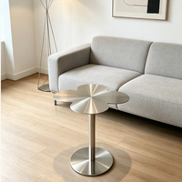 Table Ronde Murale Robuste et Compacte en Acier Inoxydable, Idéale pour Bistro, Café ou Bar Commercial, Design Floral Original