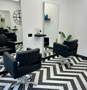 Silla de Barbería Portátil de Cuero con Bomba Hidráulica, Altura Ajustable, para Salón de Belleza y Taller - Product Image 1