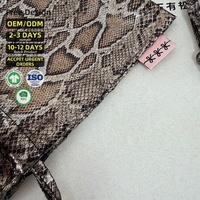 Sacs à cordon imprimés léopard recyclables Wild-Chic |   Pochette de luxe en peau de python pour cadeaux de fêtes |   Tendance : Impression sur écran