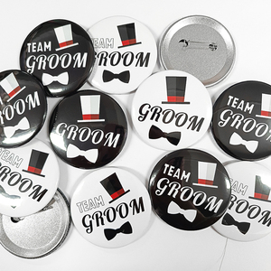 Nuevo Insignia de Equipo de Novios de 58mm de Plástico para Decoración de Bodas, Fiestas, Regreso a Clases y Graduaciones, de Gran Venta y Recién Llegado - Product Image 1