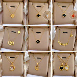 Collana Sportiva in Acciaio al Titanio a Catena Bambù con Placcatura in Oro Vero e Ritenzione del Colore, Accessorio Femminile Rosso - Product Image 3