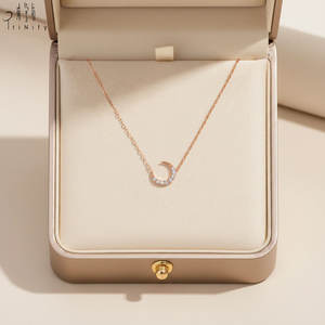 สร้อยคอทองคำแท้ 18K ดีไซน์รูปพระจันทร์ ประดับเพชรแท้ สำหรับผู้หญิง สวมใส่ได้ทุกวัน - Product Image 5