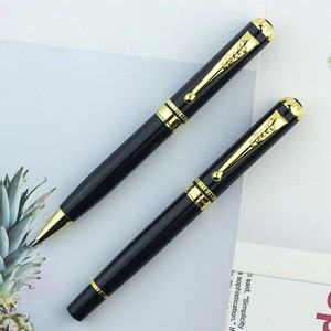 <span class=keywords><strong>Penna</strong></span> <span class=keywords><strong>Stilografica</strong></span> in Metallo Placcato Oro con Confezione Regalo, Colore Rosso Scuro, Logo Personalizzato - Product Image 4