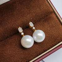 Orecchini a Perno UM Jewelry in Argento 925 Placcato Oro con Perle d'Acqua Dolce, Unisex, per Uomo e Donna, Regalo per Fidanzamento, Matrimonio e Feste