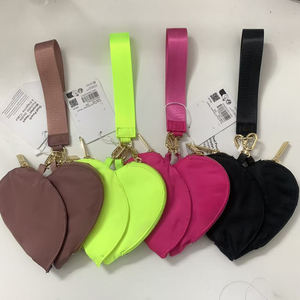 Porte-clés mignon en forme de cœur, mini porte-monnaie à fermeture éclair, porte-clés portable, portefeuille pour femmes et filles, pour les voyages quotidiens - Product Image 4