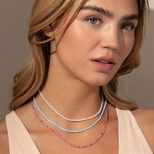 Collier tendance en perles rouges et roses délicates, plaqué or 14 carats, en acier inoxydable, bijoux fantaisie pour femmes - Product Image 4