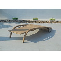 Chaise longue de piscine en rotin simple et confortable de Foshan