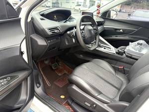 <span class=keywords><strong>Peugeot</strong></span> 5008 1.6THP Elite 2017, 7 places, habitacle modulaire, design unique, puissance turbo, prêt pour la famille et les voyages - Product Image 5